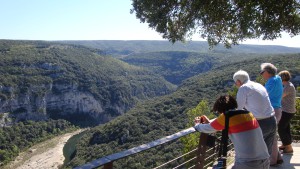 Visite des gorges de l'Ardèche organisée par le gîte la source à flaviac 
