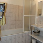 salle de bain au gîte la source à Flaviac en Ardèche
