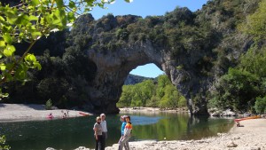 visite du Pont d'Arc en Ardèche, séjour accompagné par le Gîte La source